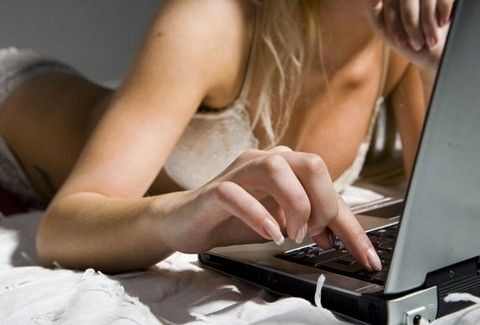 Διαδικτυακό σεξ: όλα όσα πρέπει να προσέχεις και να γνωρίζεις