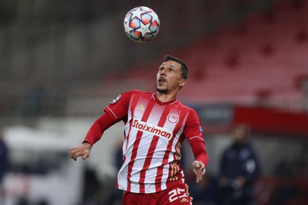 Ολυμπιακός : Μήνυμα ενότητας και αντεπίθεσης από τον Χολέμπας