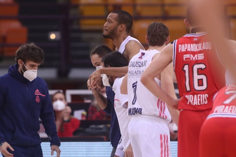 Oλυμπιακός για Ράντολφ : «Τις θερμότερες ευχές για ταχεία ανάρρωση»