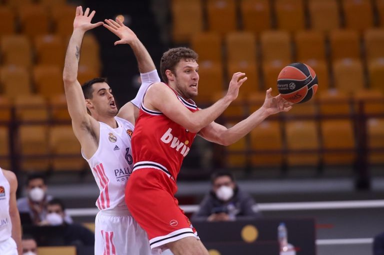 Ολυμπιακός – Ρεάλ Μαδρίτης 69-69 κ.α. 82-86 παρ.