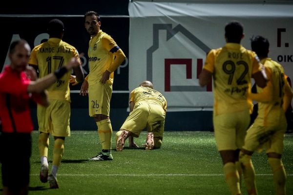 Το ξέφρενο πάρτι των παικτών του Άρη στα αποδυτήρια