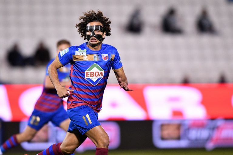 ΑΕΚ – Βόλος : Καθαρό πέναλτι, έκλεισαν τα μάτια Σιδηρόπουλος και var