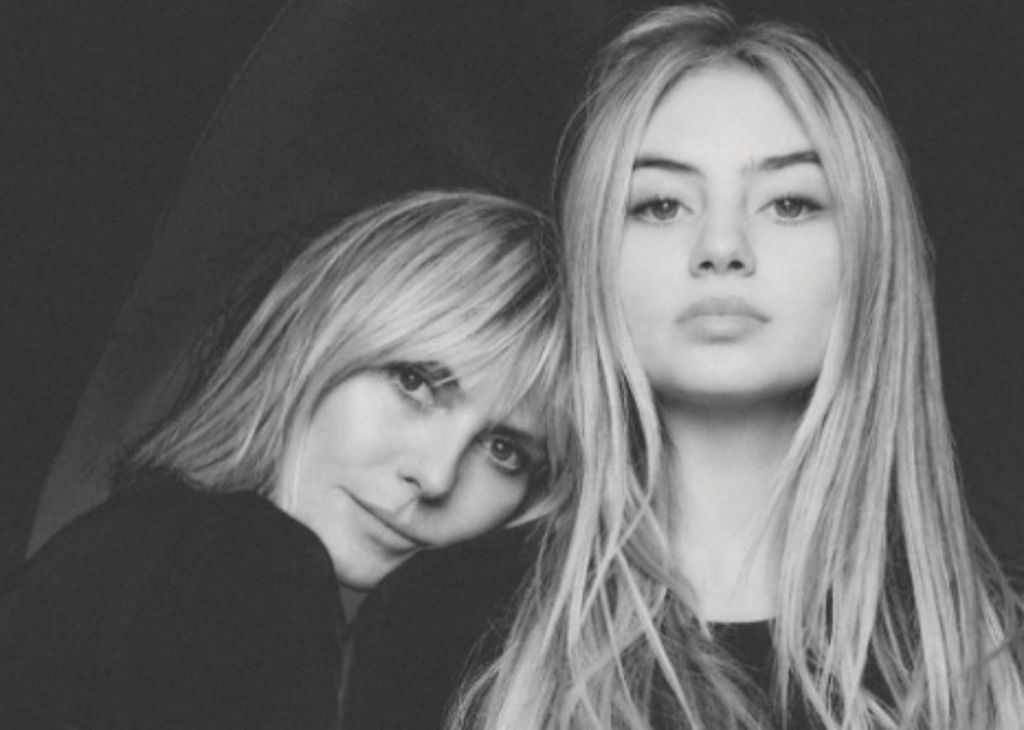 Χάιντι Κλουμ : Ποζάρει με την κόρη της και η ομοιότητα είναι εκπληκτική