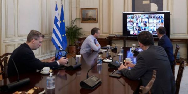 Editorial Ta Nea: Everyday life