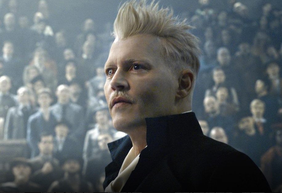 Μαντς Μίκελσεν : Σκυτάλη από τον Τζόνι Ντεπ στα «Fantastic Beasts»