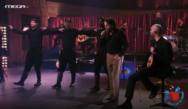 Ο Γιώργος Μαζωνάκης υμνεί την κρητική μουσική παράδοση