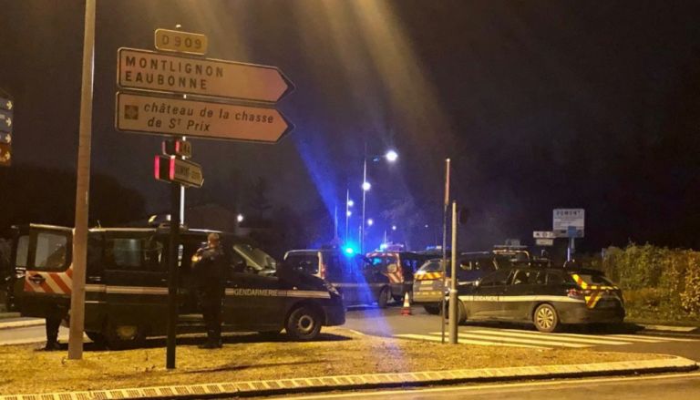 Ομηρία στο Παρίσι : Τραγική κατάληξη – Νεκρός ο δράστης και η εν διαστάσει σύζυγός του