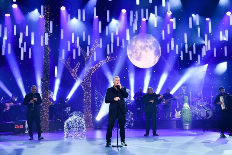 Ο Αντώνης Ρέμος υπόσχεται: «Κι αν φύγουν οι άλλοι, αύριο πάλι θα είμαι εδώ»