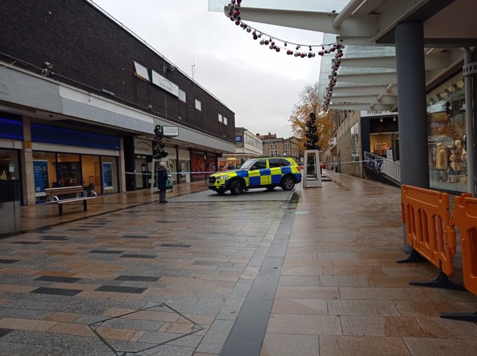 Βρετανία : Επίθεση με μαχαίρι σε κατάστημα – Δύο τραυματίες