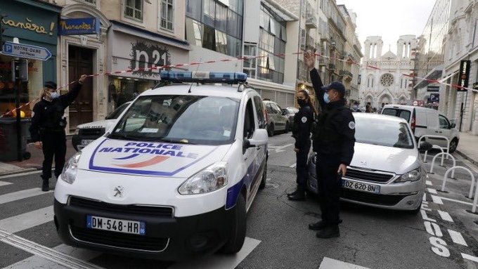 Γαλλία: Ανδρας σκότωσε τρεις αστυνομικούς – Κρατούσε όμηρο τη γυναίκα του