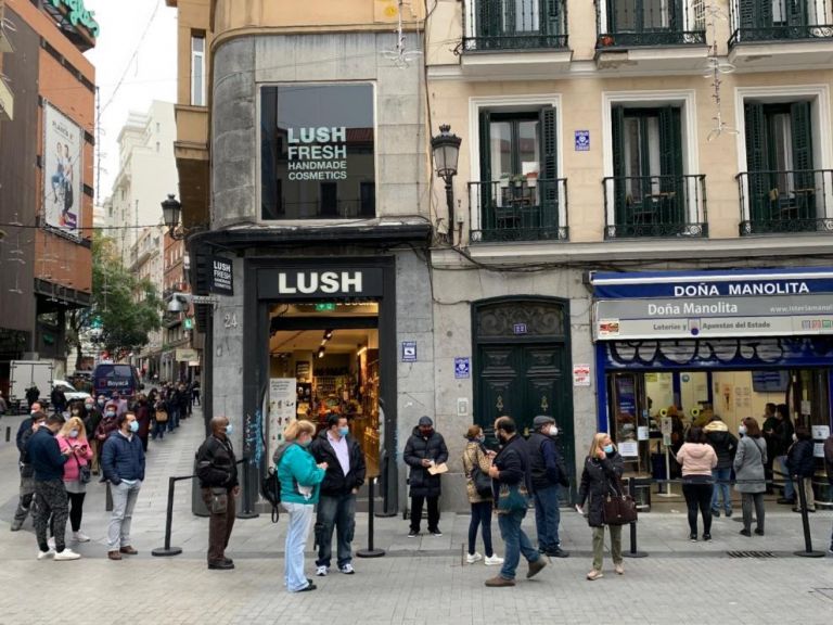 Ισπανία : Ουρές για ένα δελτίο της χριστουγεννιάτικης λοταρίας