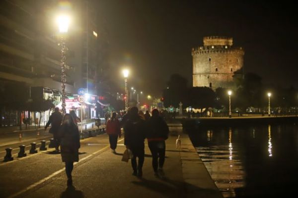 Κοροναϊός: Πρώτη σε κρούσματα η Θεσσαλονίκη, ακολουθεί η Αττική – O χάρτης της διασποράς