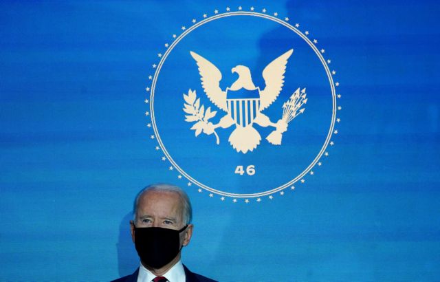 Το επιτελείο Μπάιντεν εξετάζει κυρώσεις στη Ρωσία για τις κυβερνοεπιθέσεις