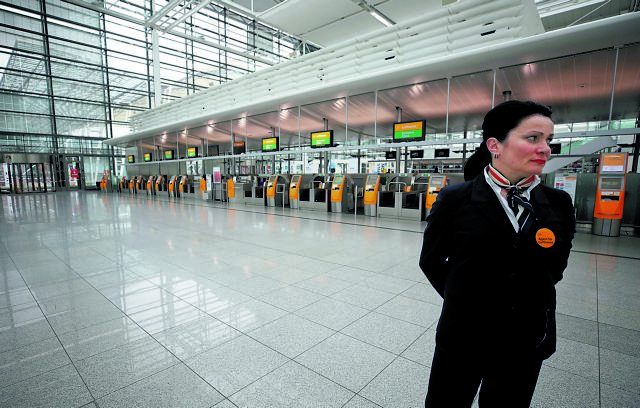 Κοροναϊός: Ευρωπαϊκές χώρες διακόπτουν τις συνδέσεις με τη Βρετανία