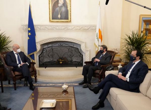 Δένδιας : Η Τουρκία προσπαθεί να αποφύγει τις κυρώσεις – Η ΕΕ να αναλάβει τις ευθύνες της