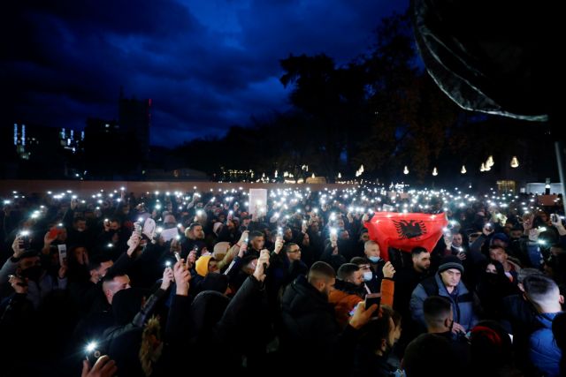 Αλβανία : Σε αναβρασμό η χώρα – Κύμα οργής και διαδηλώσεις μετά τη δολοφονία 25χρονου από αστυνομικά πυρά