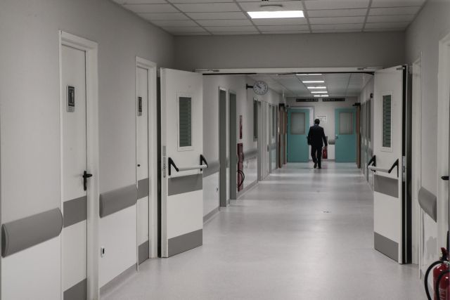 Κοροναϊός : Συγκλονιστικό μήνυμα ασθενούς μέσα από το νοσοκομείο – «Προσέχετε γιατί γίνεται χαμός»
