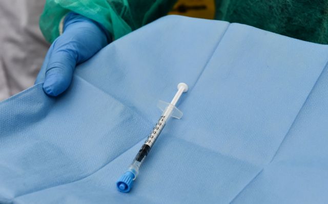 Κοροναϊός : Όλα έτοιμα για την έναρξη του εμβολιασμού –  Στα νοσοκομεία τα εμβόλια