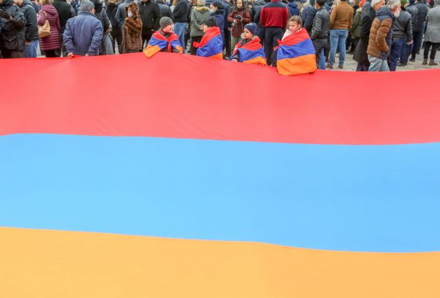 Αρμενία : Κατασκήνωσαν στην πλατεία της Δημοκρατίας ζητώντας παραίτηση του πρωθυπουργού