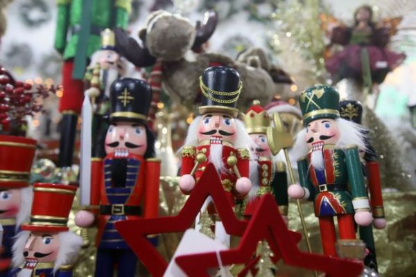 Γεωργιάδης : Μετά τα εποχικά θα ανοίξουν παιχνιδάδικα, βιβλιοπωλεία, ανθοπωλεία και κομμωτήρια