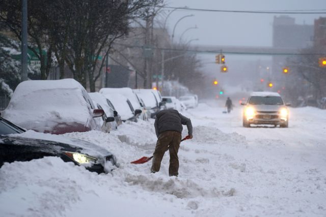 ΗΠΑ : Πρωτόγνωρη κακοκαιρία – Οι χιονοπτώσεις «παρέλυσαν» τις μετακινήσεις