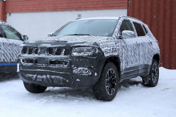 Jeep Compass 2022: Ηλεκτρομαγνητική ενέργεια