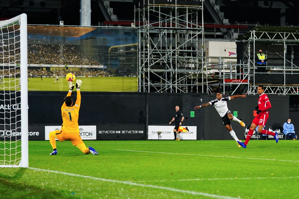 Ενός λεπτού σιγή στο Φούλαμ – Λίβερπουλ για τον Πάπα Μπούμπα Ντιοπ