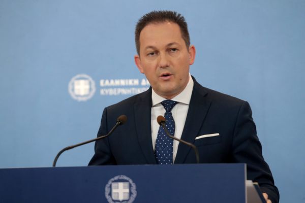 Government moves toward gradual lockdown lifting, mulls allowing Christmas services