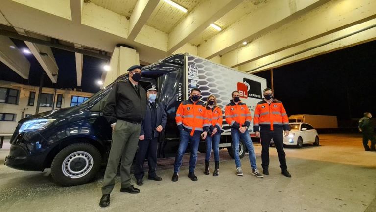 Κοροναϊός : Στην Ελλάδα τα πρώτα εμβόλια – Την Κυριακή ξεκινούν οι εμβολιασμοί