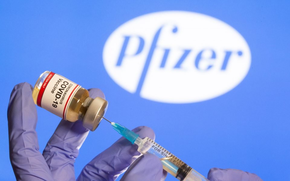 Εμβόλιο Pfizer :  Η ΕΕ συμφώνησε να καταβάλει 15,5 ευρώ ανά δόση