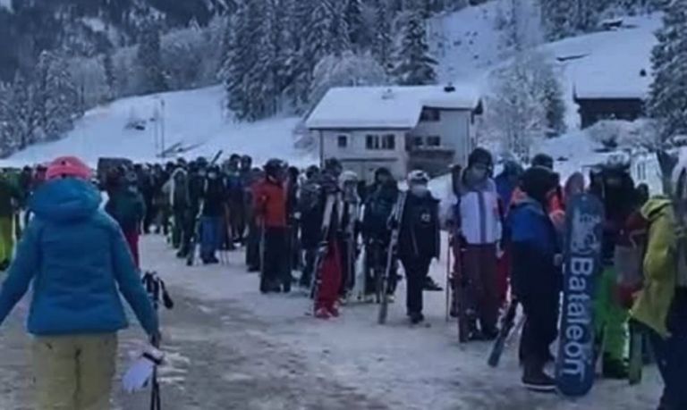 Κοροναϊός: Κίνδυνος χριστουγεννιάτικης υγειονομικής βόμβας στις Άλπεις