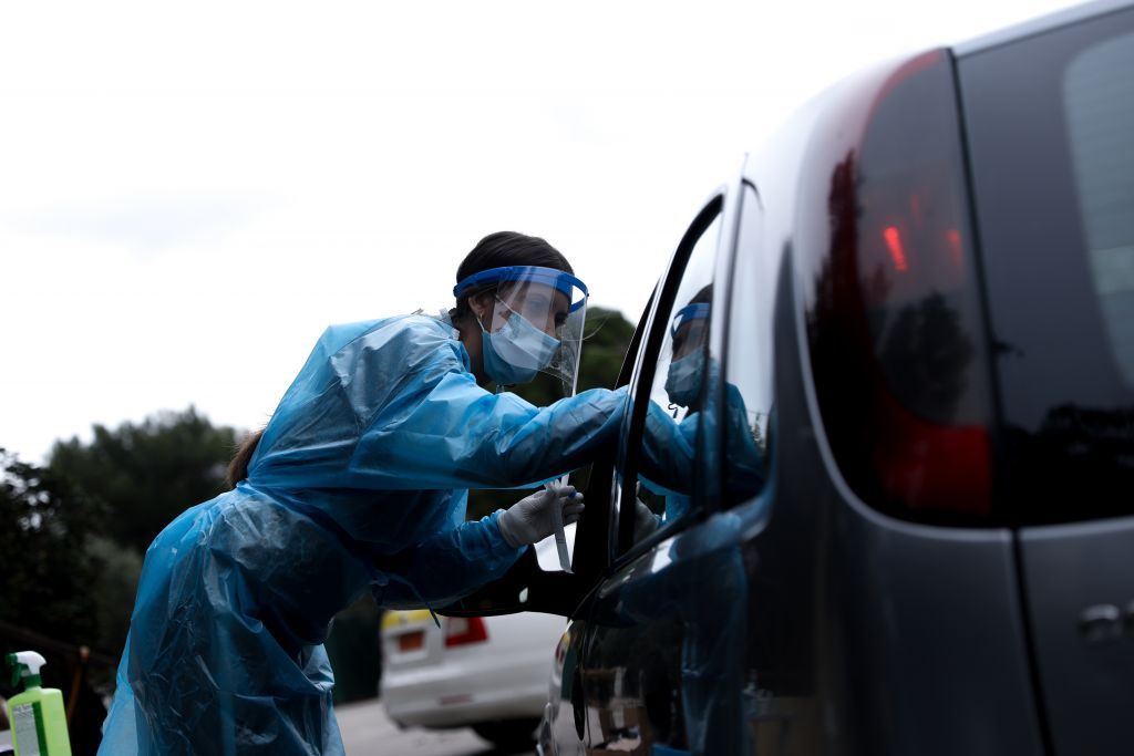 Κοροναϊός : Τι έδειξαν τα rapid test σε τρεις περιοχές της Αττικής