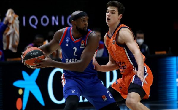 Νίκη – θρίλερ για την Βαλένθια (76-74)