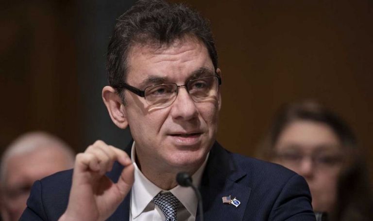 Κοροναϊός – Μπουρλά: Εργαζόμαστε πάνω σε νέο εμβόλιο που θα αποθηκεύεται σε απλό… ψυγείο