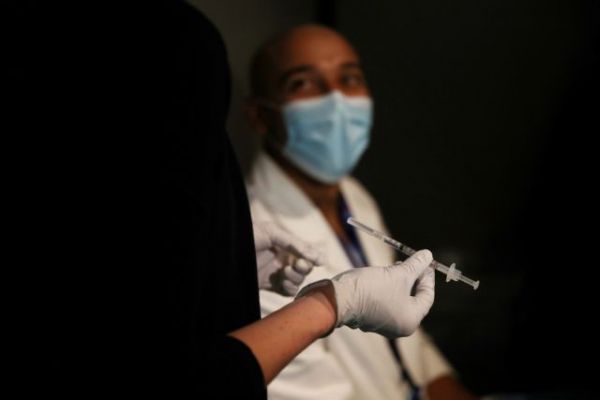 Κοροναϊός : Οταν το εμβόλιο τρομάζει κάποιους περισσότερο από την πανδημία