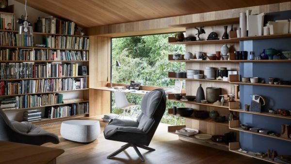 Κεραμικά & ξύλο: Στην προσωπική κατοικία ενός γνωστού Αυστραλού αρχιτέκτονα