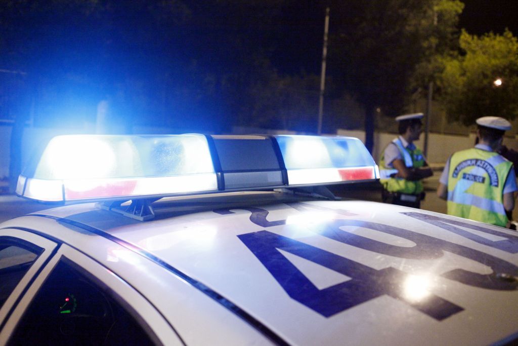 Βίλα στο Ρέθυμνο : 30 συλλήψεις, 6.990 ευρώ, 600 τραπουλόχαρτα και τσιλιαδόρος με κιάλια νυχτερινής οράσεως