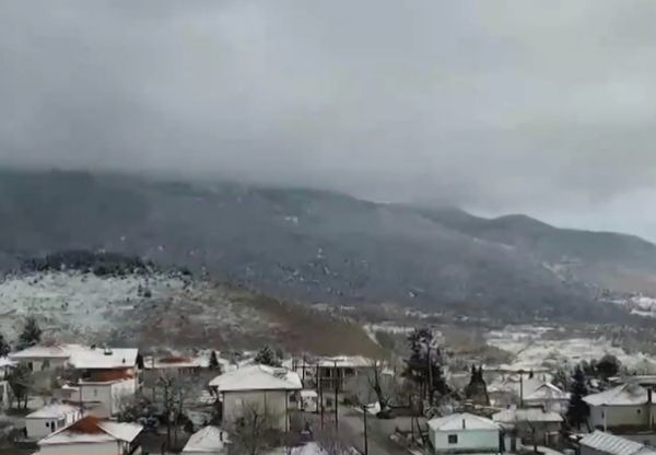 Πληρώνουν όσο – όσο για ένα τριήμερο σε πολυτελείς βίλες και σαλέ για… όταν τελειώσει το lockdown