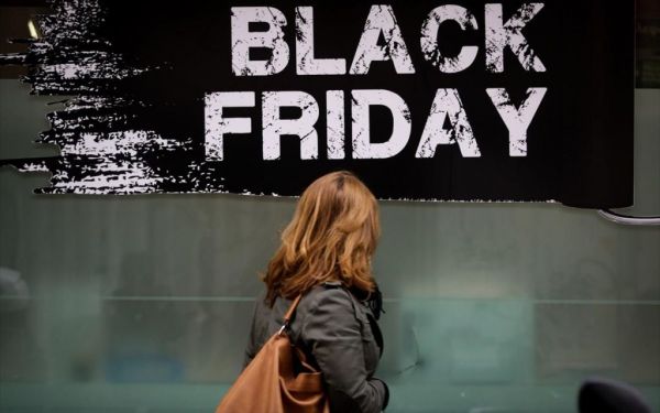 Μπαμπινιώτης για Black Friday: Χρησιμοποιούν αγγλικά για να κερδίσουν καταναλωτές
