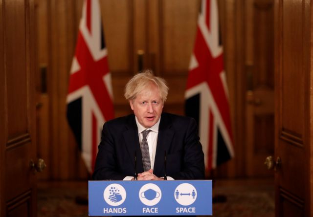 Τζόνσον : Δεν παίρνει πίσω τη χαλάρωση των μέτρων στη Βρετανία ενόψει Χριστουγέννων