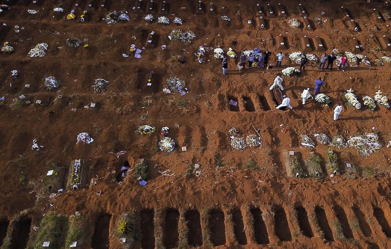 Νέο φονικό κύμα κοροναϊού στη Βραζιλία : Ραγδαία αύξηση νεκρών - Αριθμός κρουσμάτων άνευ προηγουμένου