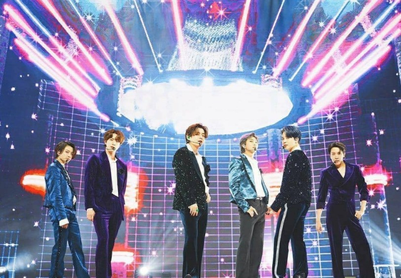 BTS : Στην σκηνή των Mnet Asian Music Awards με τον Suga σε ολόγραμμα