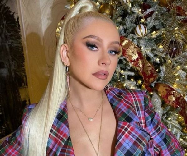 Κριστίνα Αγκιλέρα : Τα πιο λευκά Χριστούγεννα… στο Λος Άντζελες