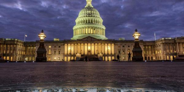 ΗΠΑ : Συμφώνησαν για το νέο πακέτο στήριξης της οικονομίας ύψους 900 δισ. δολαρίων