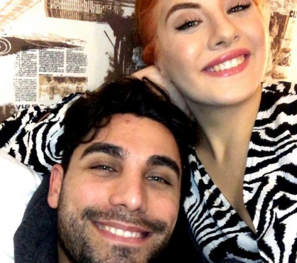 Παναγιώτης Βασιλάκος: Η Νικολέτα λείπει και της αφιερώνει ερωτικά τραγούδια