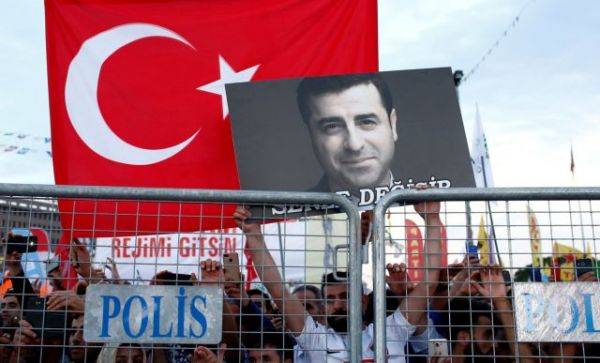 Τουρκία : Καταδίκη για την κράτηση του φιλόκουρδου Σελαχατίν Ντεμιρτάς