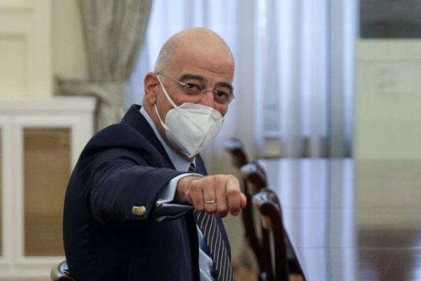 Δένδιας στο Σύνδεσμο Εξαγωγέων : Η κυβέρνηση «επενδύει» στην οικονομική διπλωματία