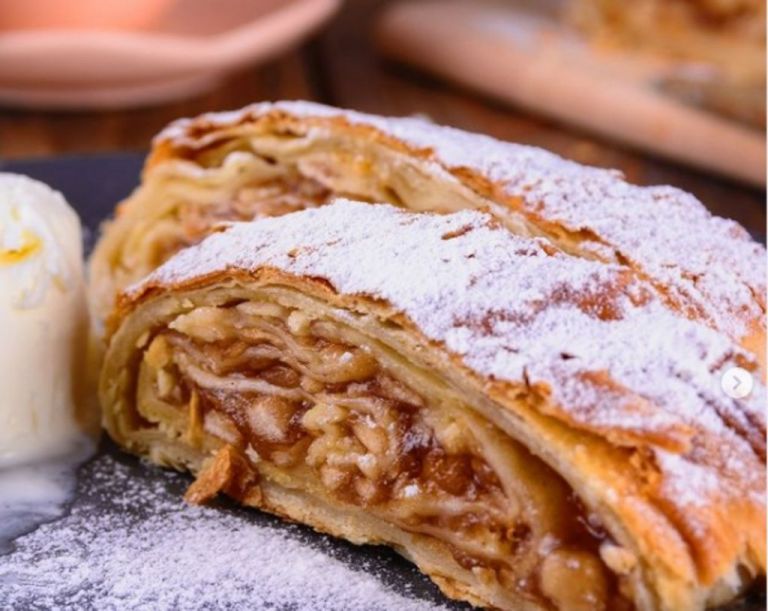 Γρήγορο στρούντελ με μήλα και αχλάδια