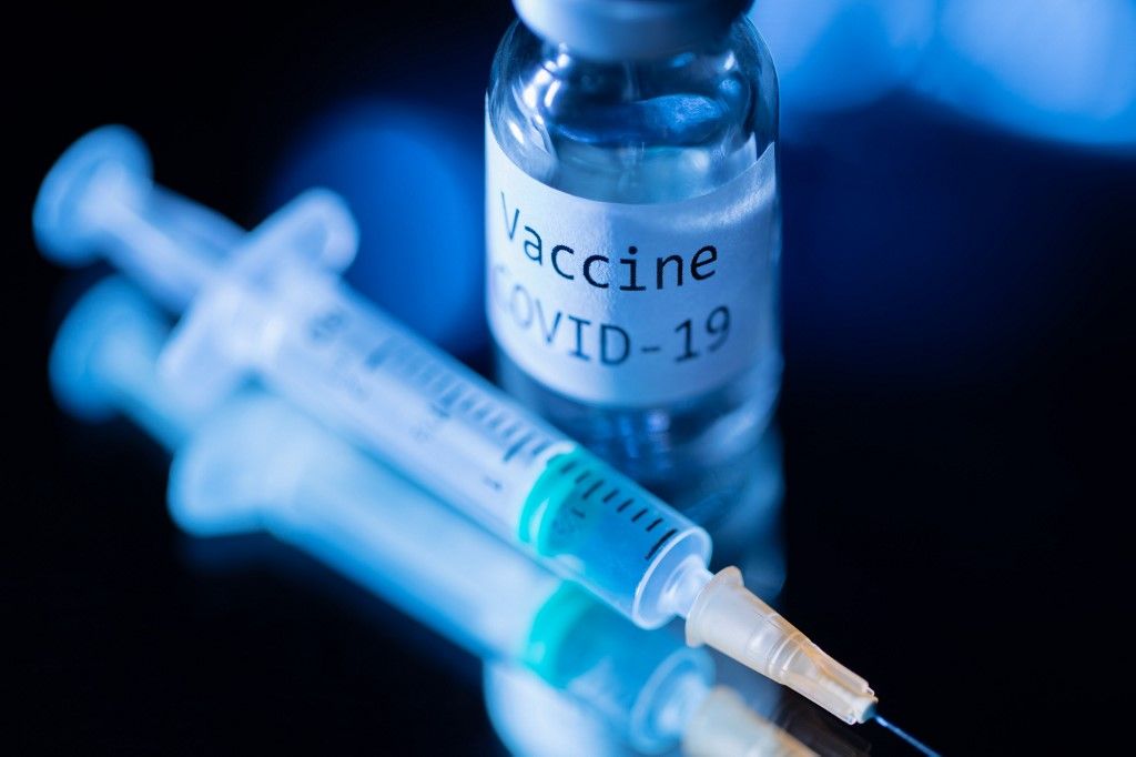 «Παρενέργειες 2 ημερών ή 10 μέρες στην εντατική;» – Οι επιστήμονες αποστομώνουν τους αντιεμβολιαστές