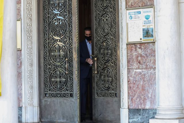 Εκκλησία : Έντονη αντίδραση για τις λειτουργίες με 9 πιστούς – Τι θα ζητήσει από την κυβέρνηση